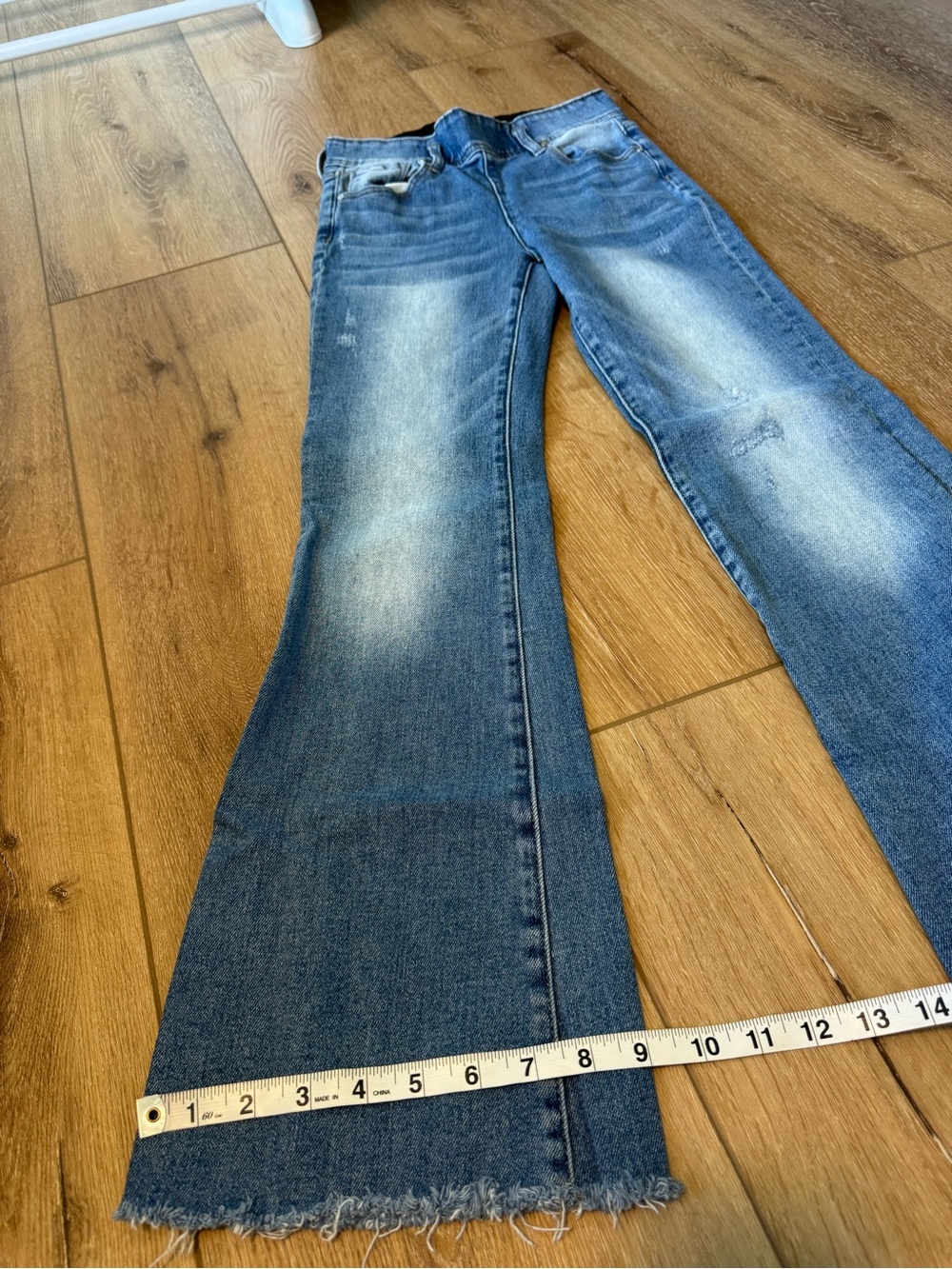 RISEN JEANS ISABELLA HIGH RISE PULL ON FLARE SIZE SMALL RAW HEM - Picture 4 of 14
